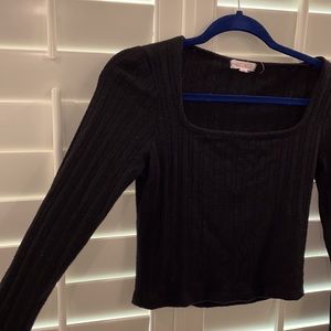 Black Long Sleeve Crop